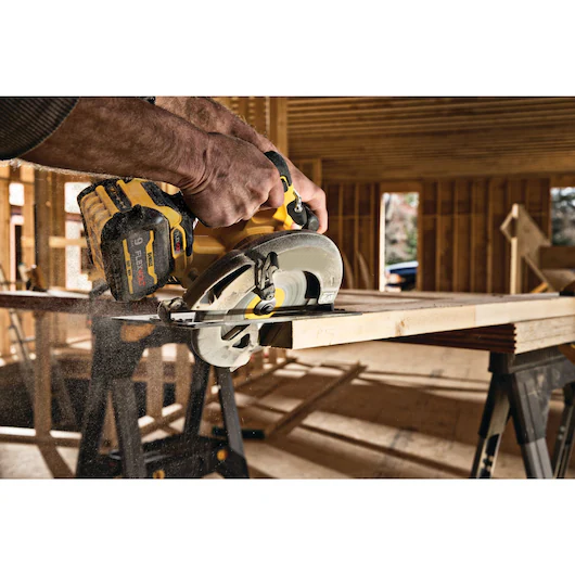 60V MAX Li-Ion FLEXVOLT 7-1/4" (184 mm) Cordless Circular Saw